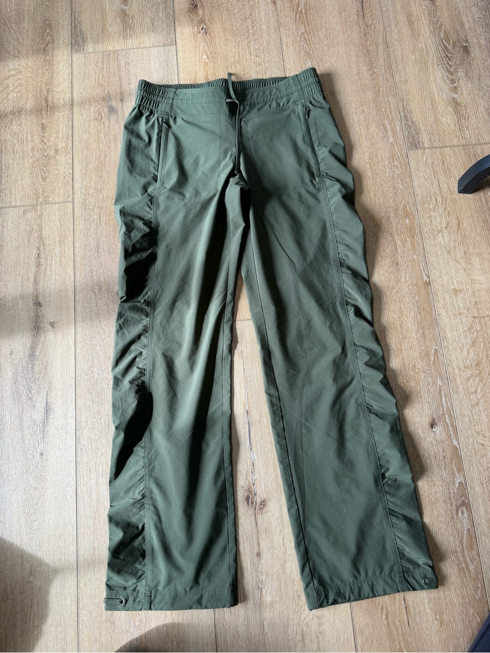 Athleta Lined La Viva Pant Green size 4